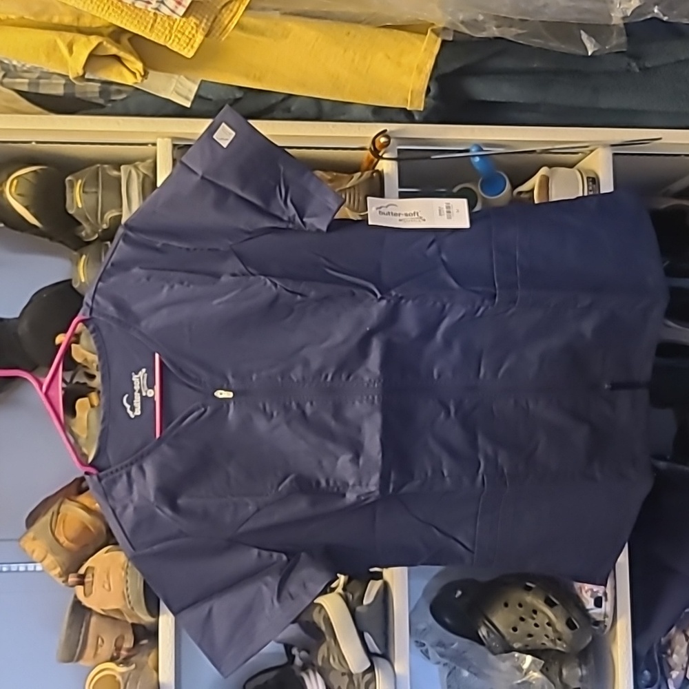 United advantage New scrub top size medium navy